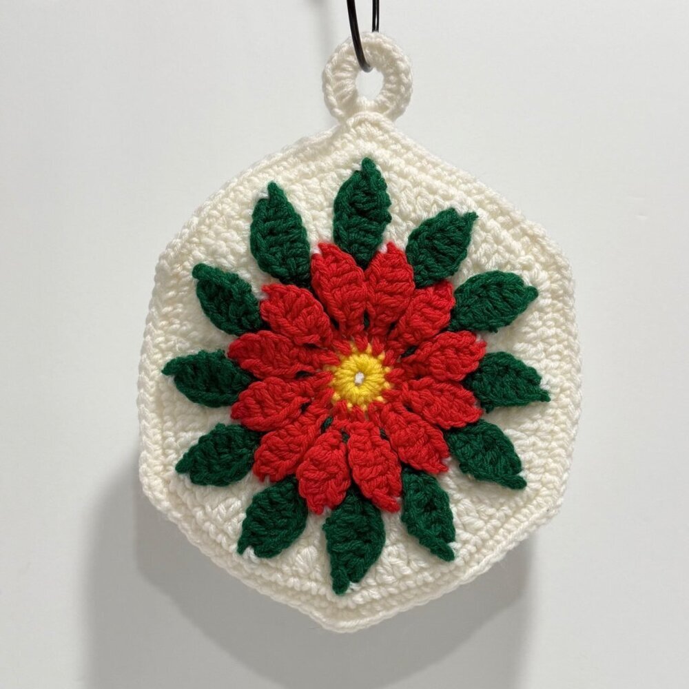 Vintage Handmade Christmas Chrochet 3D Poinsettia Potholder Kitchen Decor‎